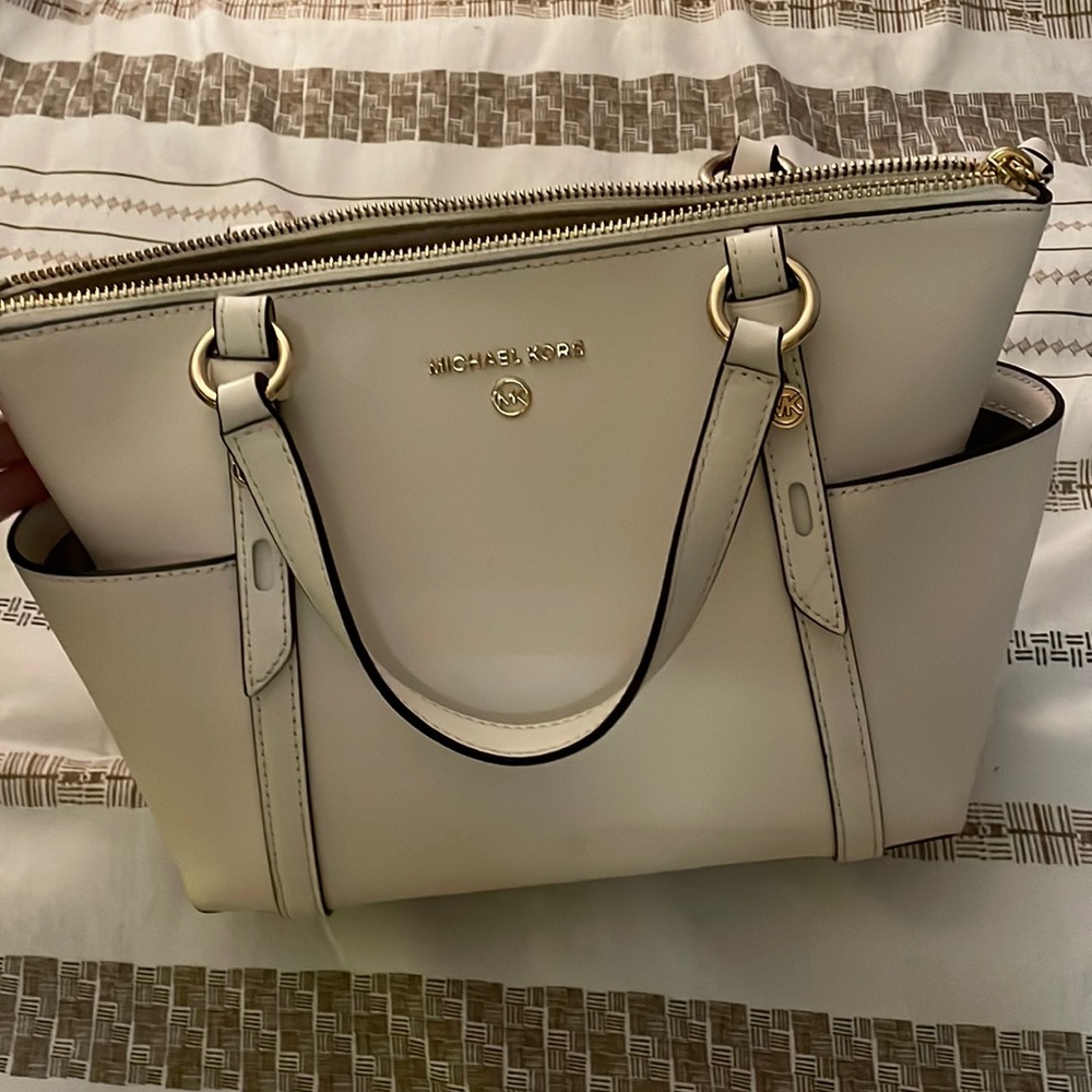 Micheal kors purse